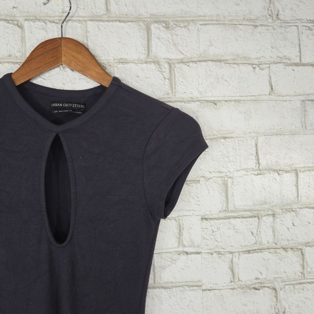 Urban Outfitters open front short sleeve top - Picture 6 of 12